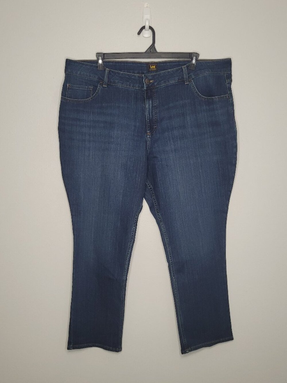 Lee dark wash medium rise straight leg friction resistant jeans size 26w